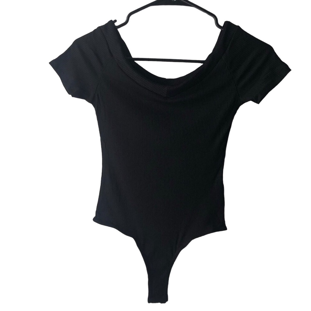 NWT Lulu’s Black Short Sleeve Bodysuit - Size Small